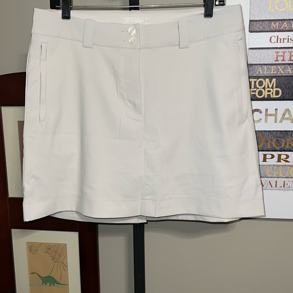 Mint condition Nike golf your Performance Dri fit skort